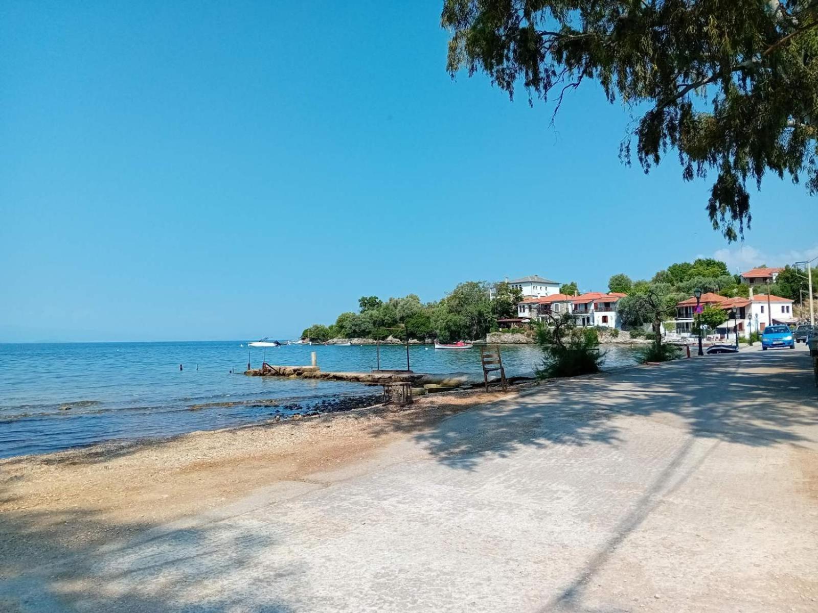 Christina'S Seaside Villa อาฟิสโซส ภายนอก รูปภาพ