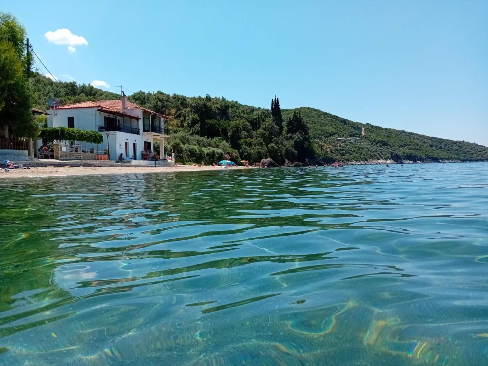 Christina'S Seaside Villa อาฟิสโซส ภายนอก รูปภาพ